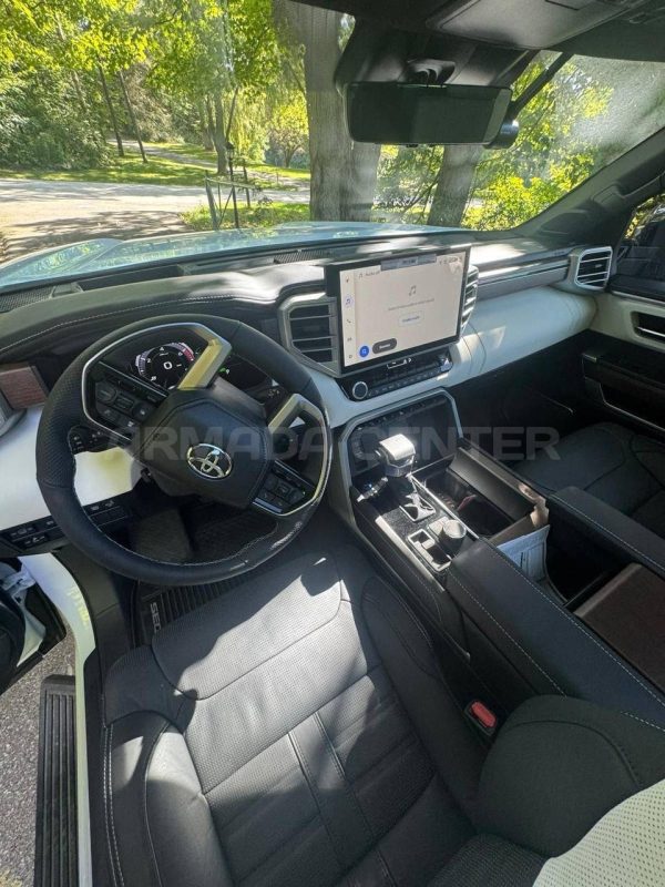 Toyota Sequoia Platinum 2025 — внешний вид