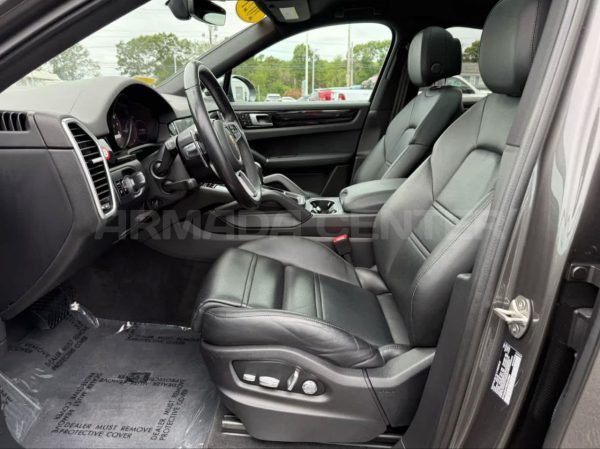 Porsche Cayenne 3.0Т бензин 2021, coupe Rear View