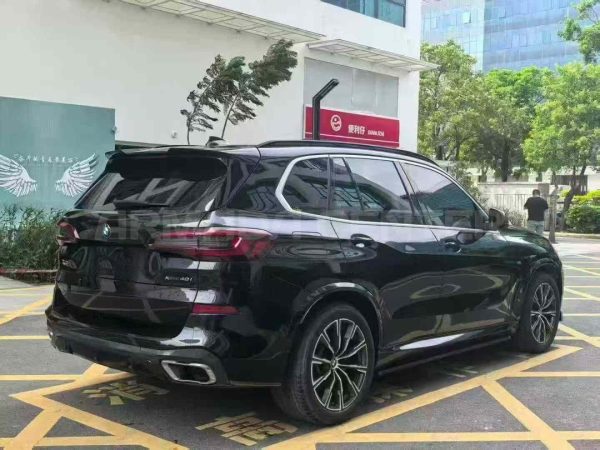 BMW X5 xDrive 40i M Sport Package Rear View