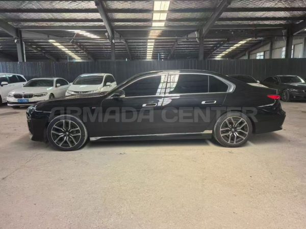 BMW 735Li M Sport 2022 Front View