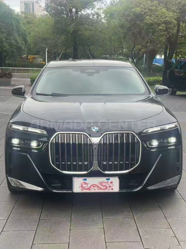 BMW 740Li Leading M Sport 2023 Front View