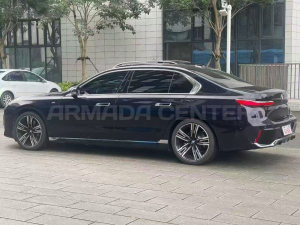 BMW 740Li Leading M Sport 2023 Detail View