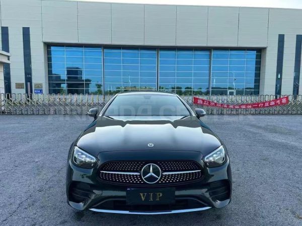 Mercedes-Benz E260 Coupe 2.0T 2022 Side View