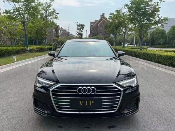 Audi A6L 40TFSI Luxury Edition 2022, передняя часть
