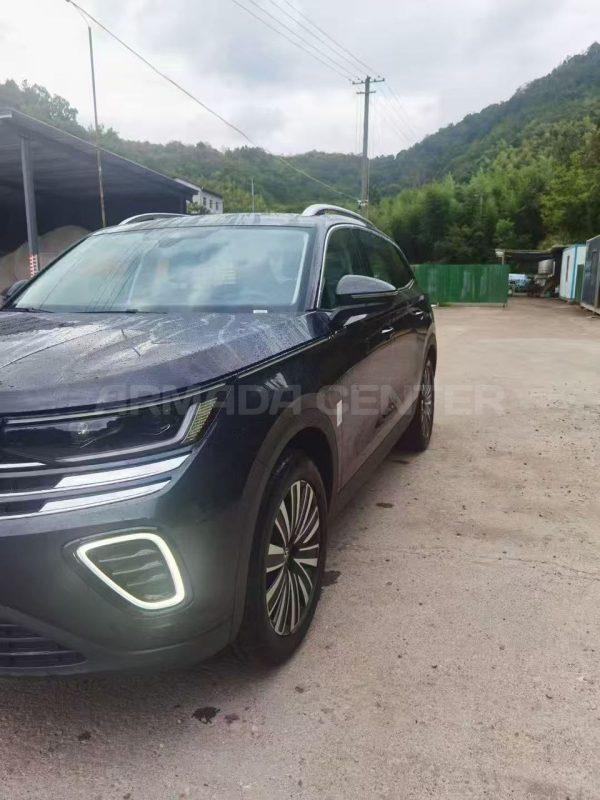 Volkswagen Tavendor 330TFSI Luxury Edition 2025 Front View