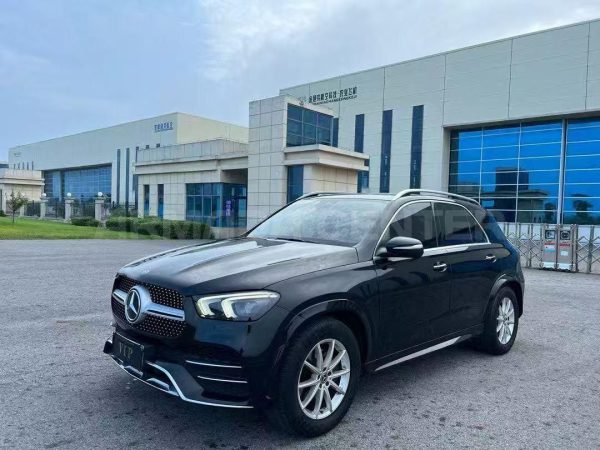 Mercedes-Benz GLE350 4MATIC Side View