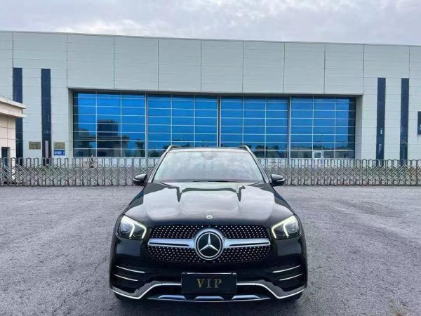 Mercedes-Benz GLE350 4MATIC Front View