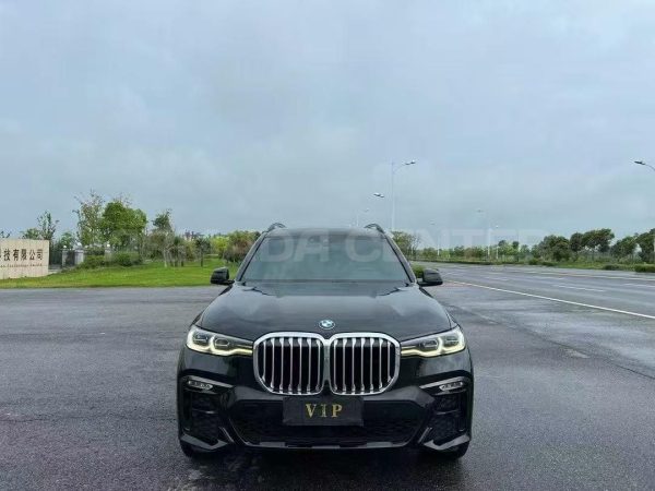 BMW X7 xDrive40i Customized 2019 Front View