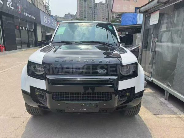Land Rover Defender 110 P400 X 2021 передняя вид
