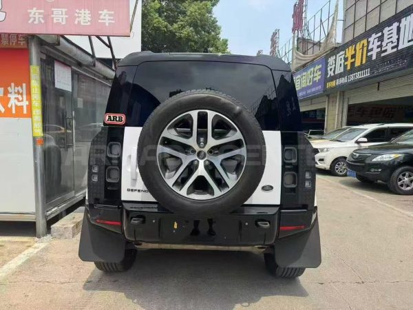 Land Rover Defender 110 P400 X 2021 интерьер