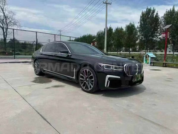 BMW 740Li xDrive 3.0T 2021 Side View