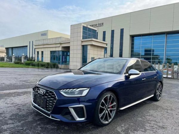 Audi S4 3.0T 4WD 2021 Side View
