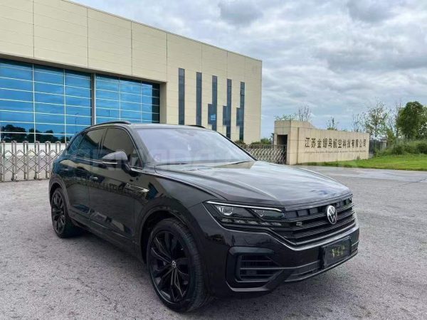 Volkswagen Touareg 3.0T 4WD 2021 Side View