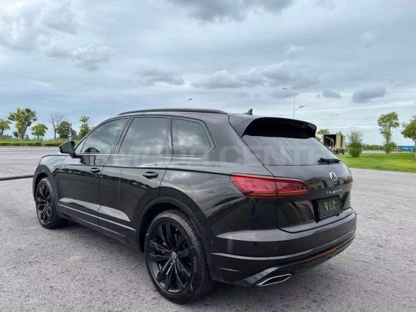 Volkswagen Touareg 3.0T 4WD 2021 Rear View