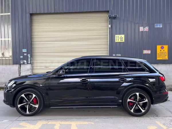 Audi Q7 55TFSI Quattro S line Sports 2022 Front View