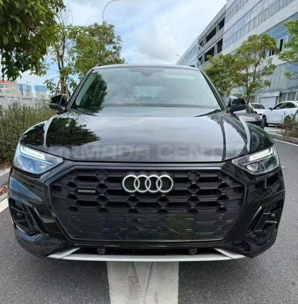 Audi Q5L 2.0T 4WD 2022 Front View