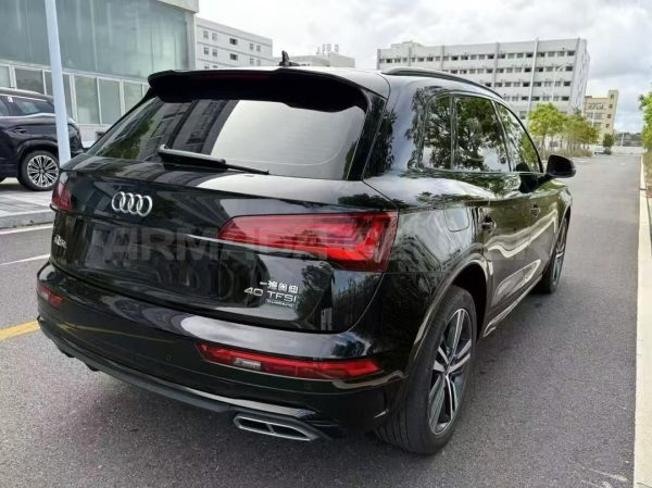 Audi Q5L 2.0T 4WD 2022 Rear View