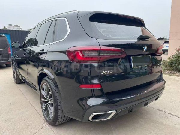 BMW X5 xDrive 40i 3.0T 2021 Rear View