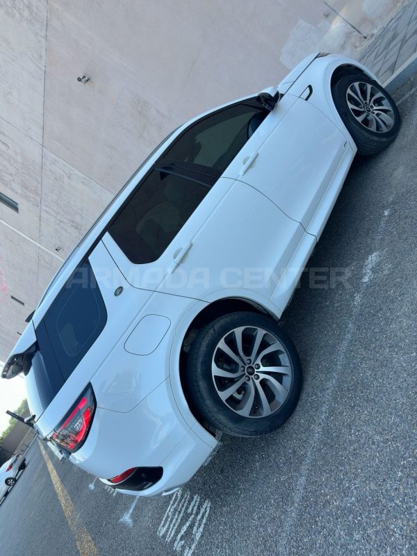 Land Rover Discovery Sport 2.0T 2022, задняя часть