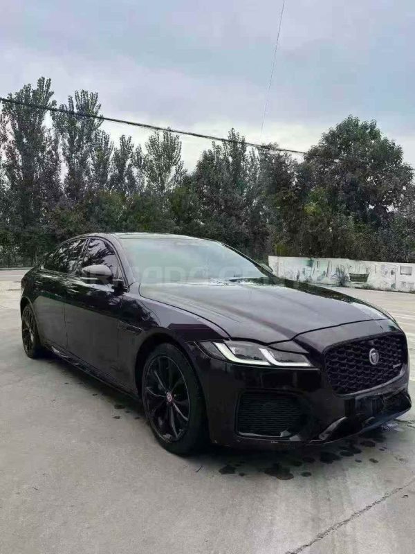 Jaguar XFL Premium Edition 2.0T 4WD 2021 Side View
