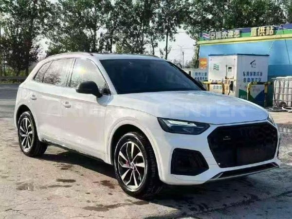 Audi Q5L Sportback 2.0T 4WD 2023 Side View