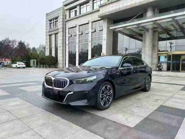 BMW 525Li M Sport Package 2.0T 190 л.с. 2025
