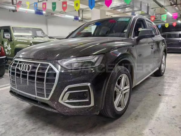 Audi Q5L 2.0T 4WD 2022 Side View