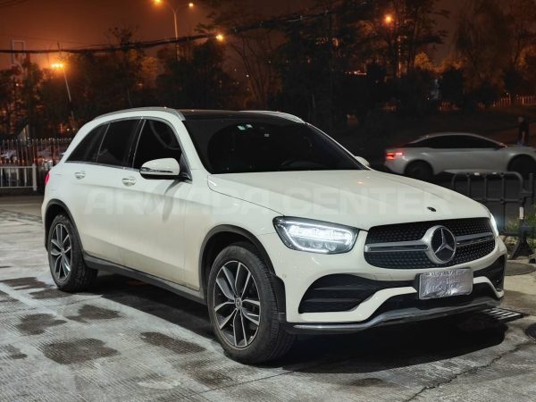 Mercedes-Benz GLC260L 4matic 2021 Side View