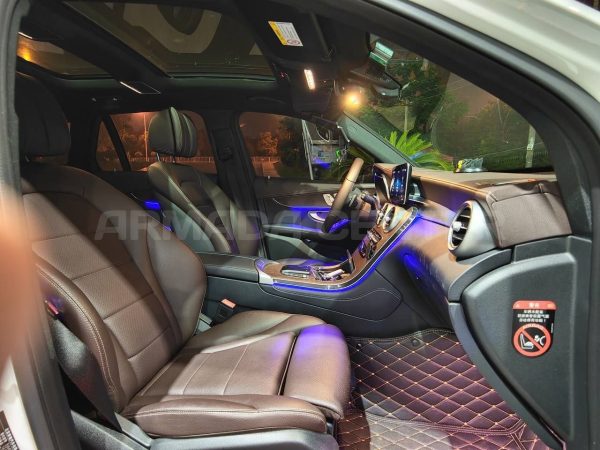 Mercedes-Benz GLC260L 4matic 2021 Engine View