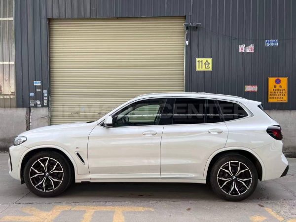 BMW X3 xDrive 25i 2.0T 184 л.с. 4WD Front View