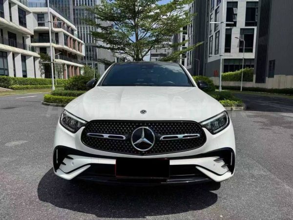 Mercedes-Benz GLC260 Coupe 4matic 4wd Front View