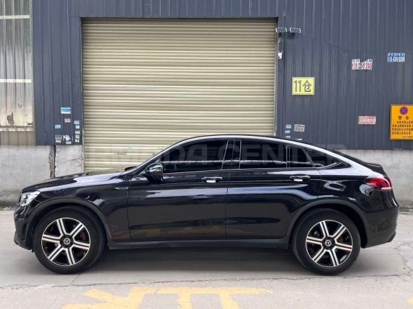 Mercedes-Benz GLC260L Coupe 4MATIC 2021 Side View