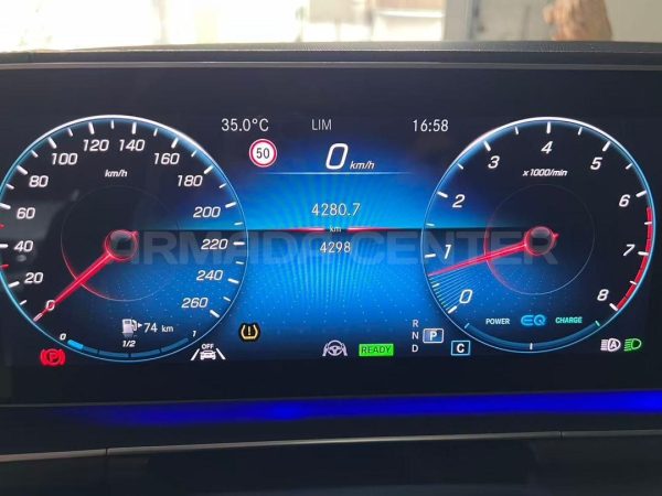 Mercedes-Benz GLE450 4MATIC 2022 Interior Details