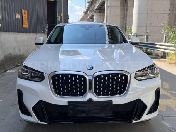 BMW X4 xDrive 25i 2023 Front View
