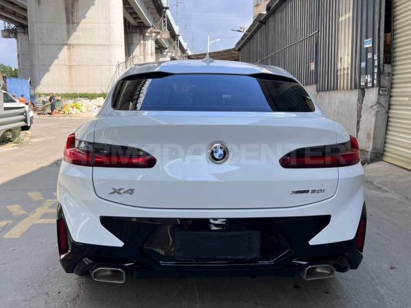 BMW X4 xDrive 25i 2023 Interior