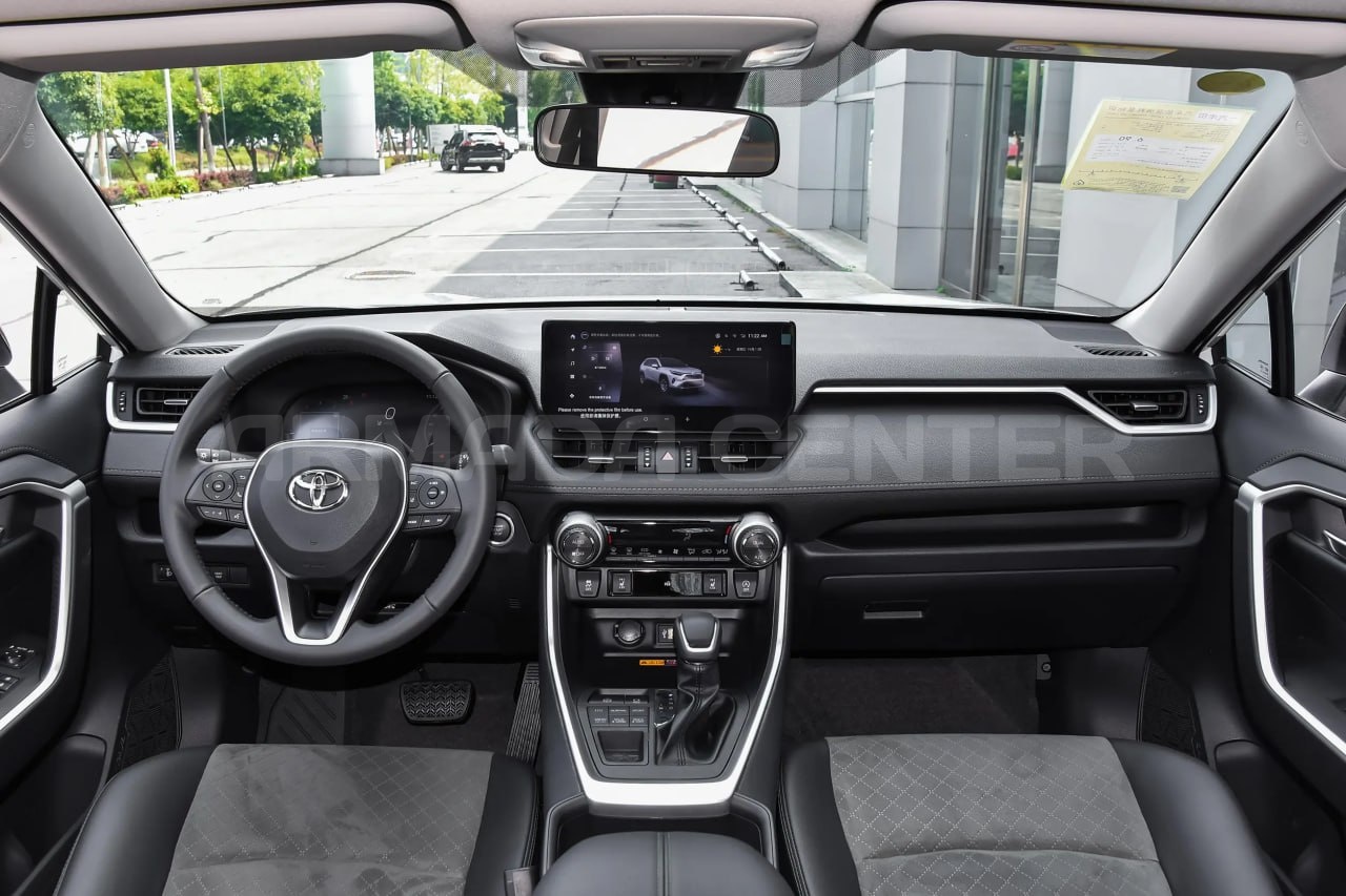 Toyota RAV4 2.0л 171л.с. 4WD 2025 Front View