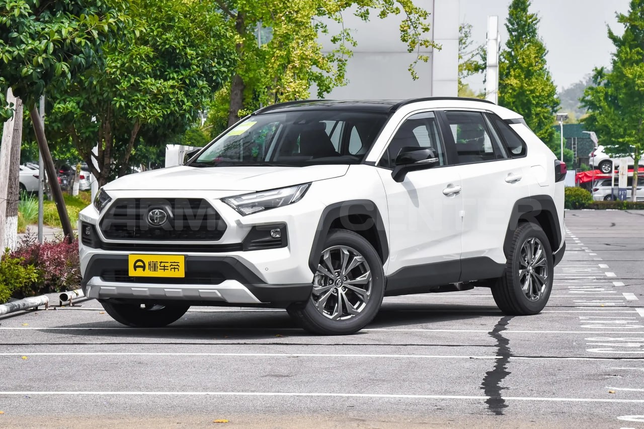 Toyota RAV4 2.0л 171л.с. 4WD 2025 Detail View