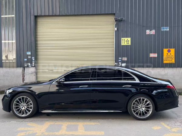 Mercedes-Benz S450L 4MATIC 2024 Side View