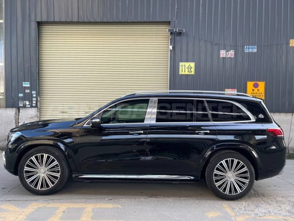 Mercedes-Benz Maybach GLS480 Side View