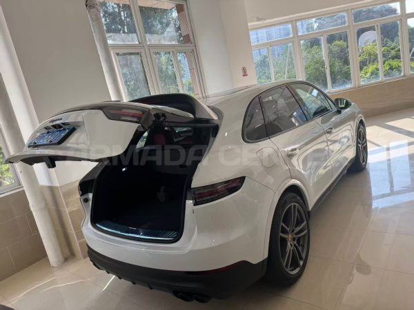 Porsche Cayenne 3.0T 4WD 2022 Side View