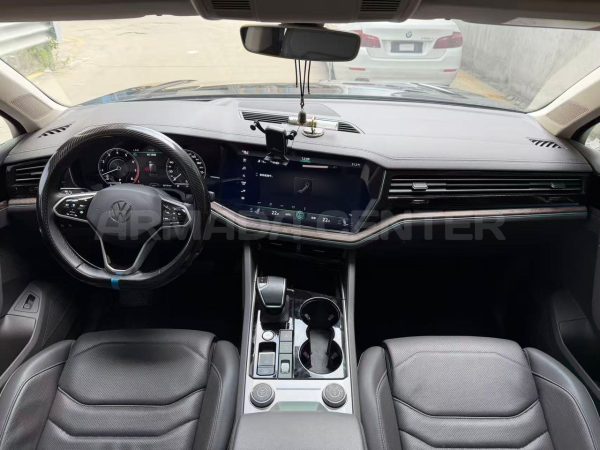 Volkswagen Touareg 3.0T 2022 Rear View