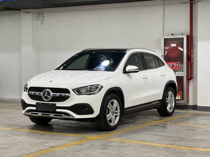 Mercedes Benz GLA 180 2021