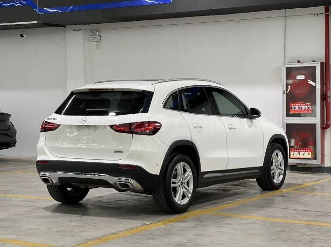 Mercedes Benz GLA 180 2021 Interior