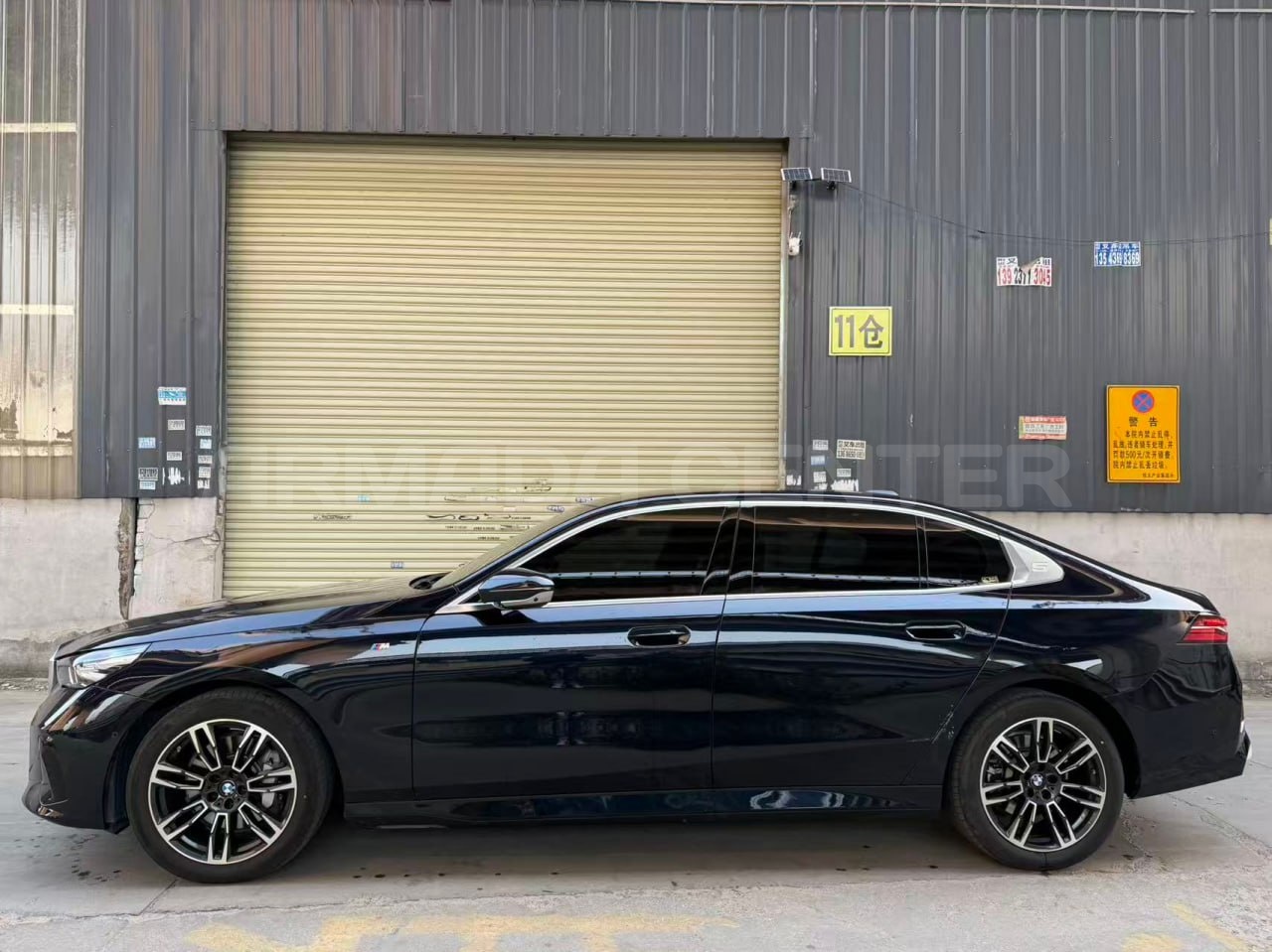 BMW 530Li Premium M Sport Suite 2024 Side View