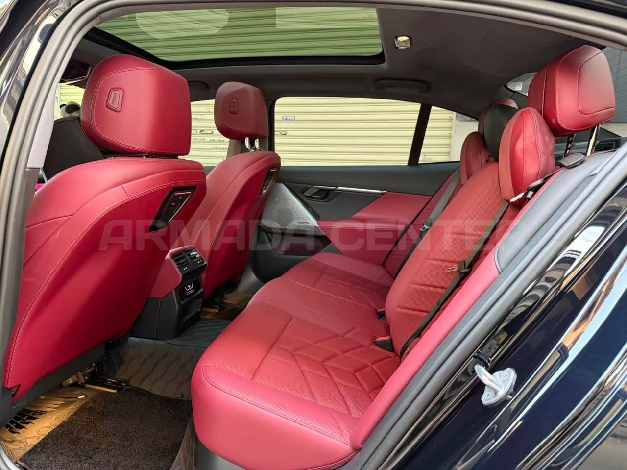 BMW 530Li Premium M Sport Suite 2024 Additional View