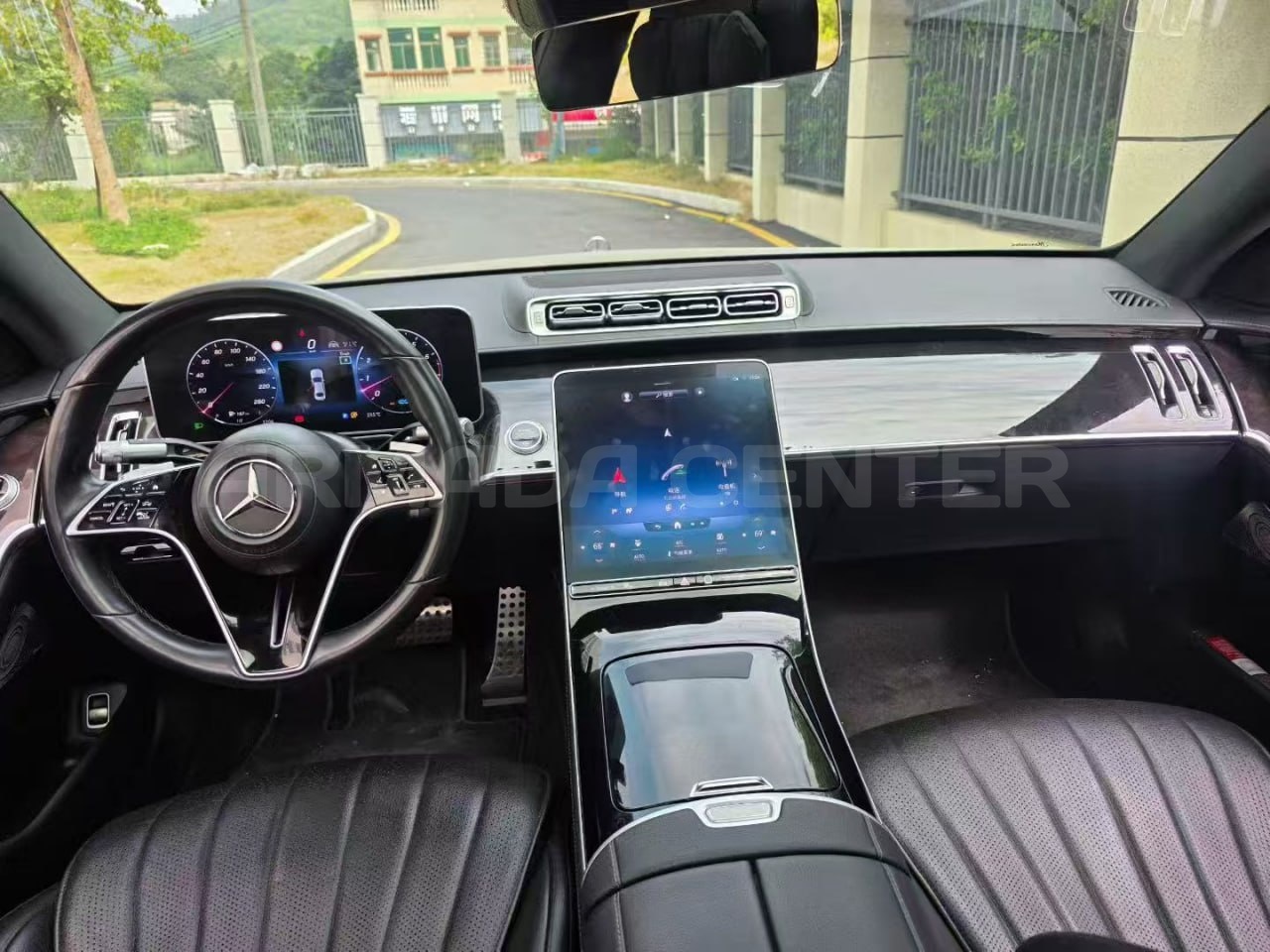 Mercedes-Benz S 500L 4MATIC Additional View