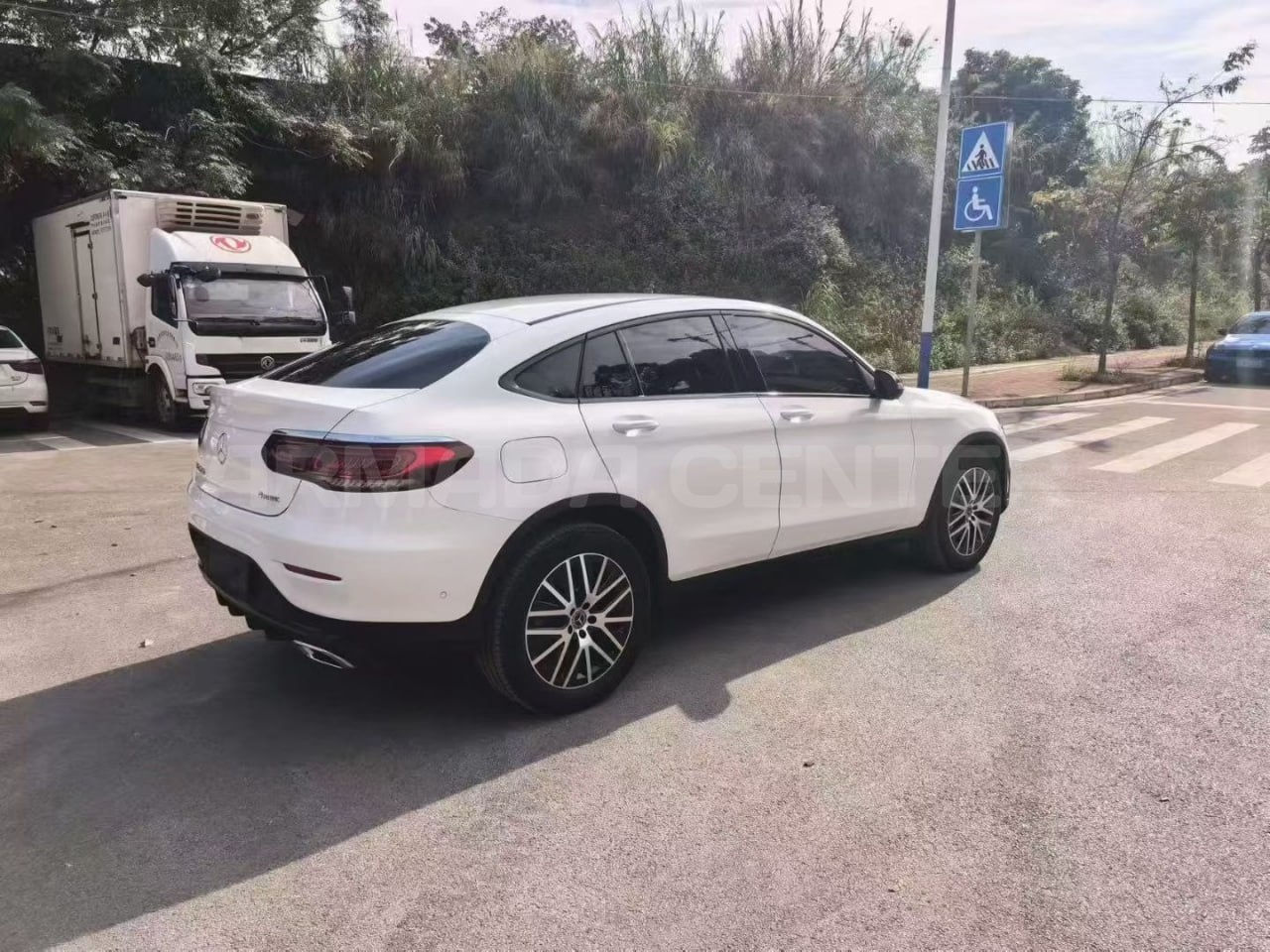 Mercedes GLC 260 4MATIC Coupe 2023 Front View