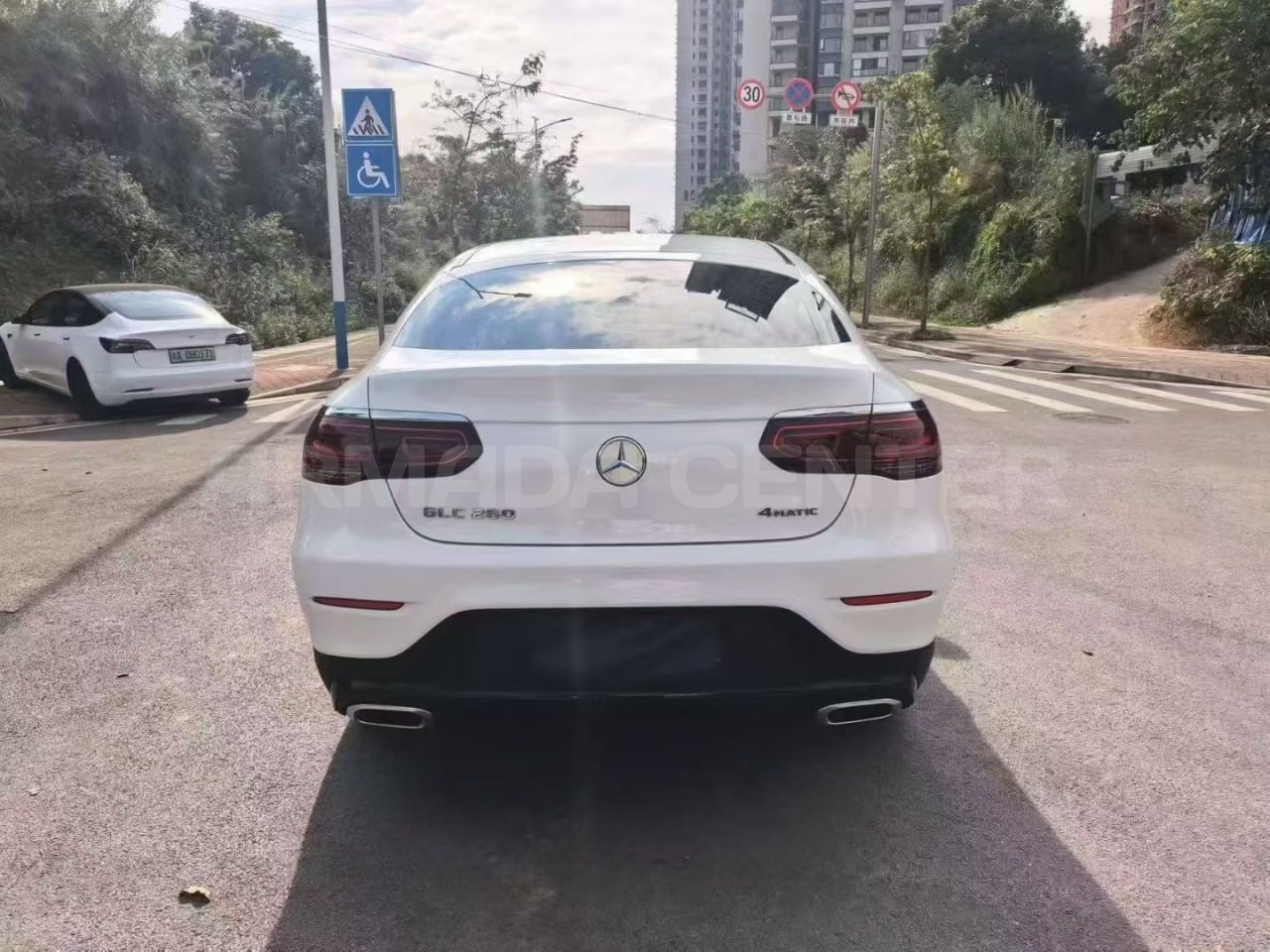 Mercedes GLC 260 4MATIC Coupe 2023 Interior