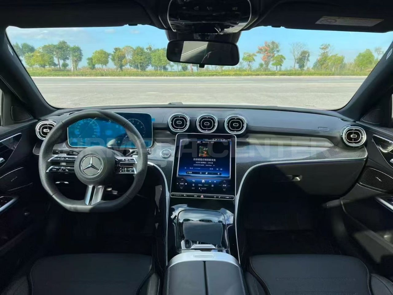 Mercedes-Benz C 260 L 2025 Detail View