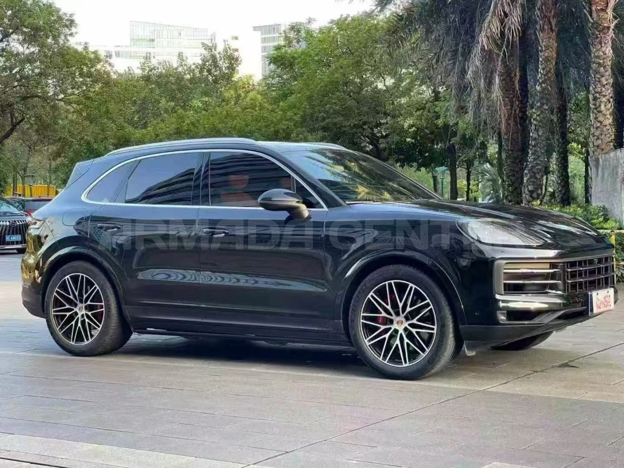 Porsche Cayenne 3.0T 2024 Side View
